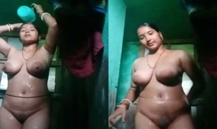 Sweet Indian Big Booby Naughty Wife Bathing Nude On Cam