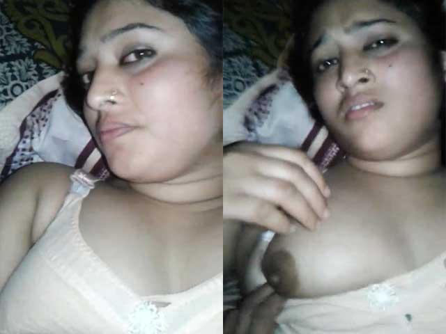 Bangladeshi Beautiful Sexy Married Village Bhabhi Hot Boobs Show Mms