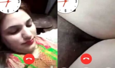 Beautiful Sexy Pakistani Housewife Showing Horny Pussy On Video Call