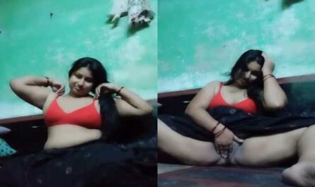Desi Fatty Naughty Girl Showing Her Sexy Pussy For Lover