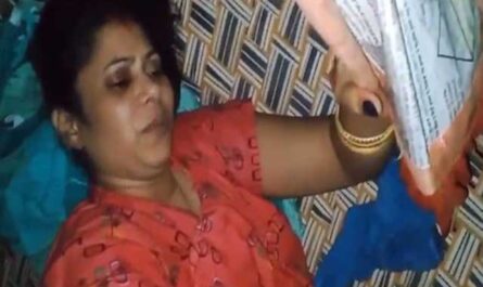 Desi Slutty Housewife Giving Handjob Lying On Cot