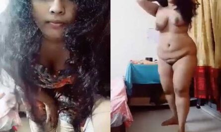 Big Ass Chubby Indian Lady Showing Her Naked Beauty