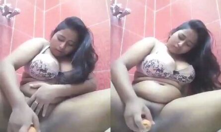 Big Boobs Busty Girl Masturbating Horny Pussy With Carrot