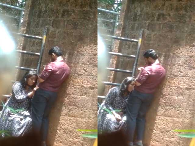 Desperate Indian Horny Girl Caught Giving Blowjob Outdoors On Cam XXX