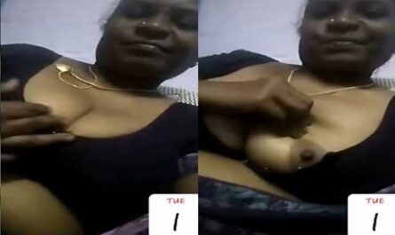 Mature Naughty Indian Aunty Showing Boobs On Video Call