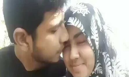 Bangladeshi Sexy Hijabi Girl Giving Deep Blowjob Outdoors