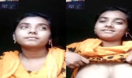 Bangladeshi Cute Sexy Village Girl Showing Hot Boobs On Video Call