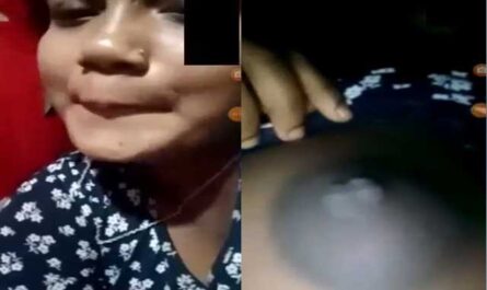 Desi Sexy Girl Showing Her Hot Black Nipples To Lover On Vc