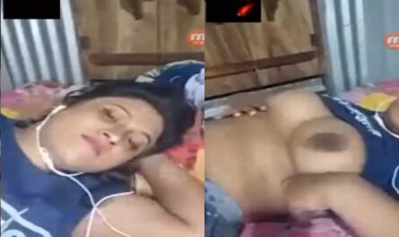 Desi Naughty Slum Girl Showing Boobies On Video Call