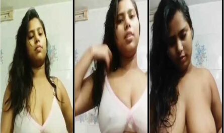 Busty Girl Showing Her Sexy Big Boobs And Pussy