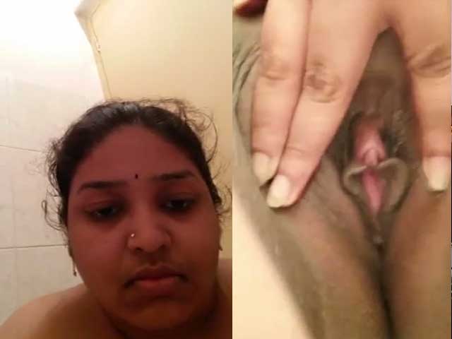 Big Boob Bhabhi Showing Her Big Sex Hungry Pussy
