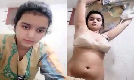 Big Boob Sexy Young Girl Getting Nude On Cam XXX