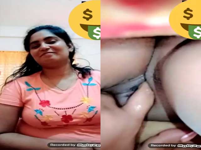 Shy Mature Sexy Bhabhi Fingering Pussy On Video Call XXX