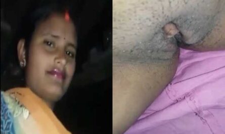 Village Bhabhi Lifting Her Petticoat To Show Her Horny Pussy