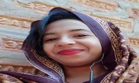 Bangladeshi Girl Showing Her Sexy Boobs On Vc