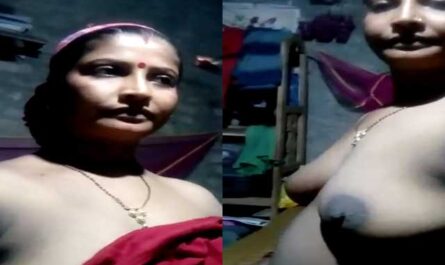 Bengali Slutty Boudi Showing Boobies On Selfie Cam Mode