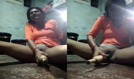 Desi Horny Girl Dildoing With Wooden Roti Roller