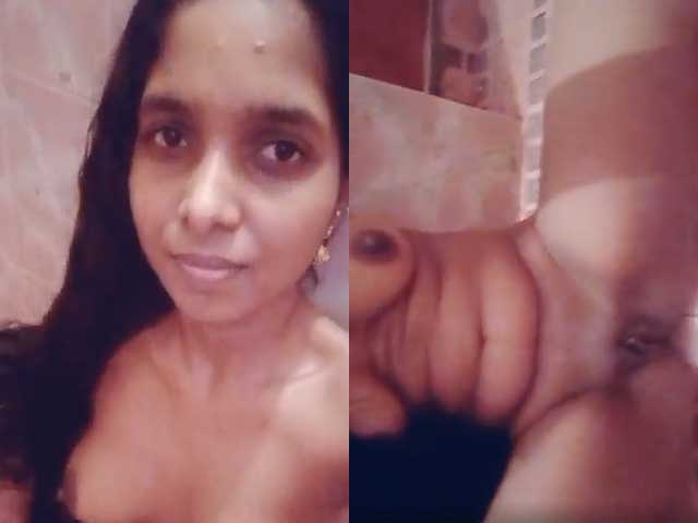 Loveable Sexy Desi Girl Boobs Pussy XXX Show On Vc