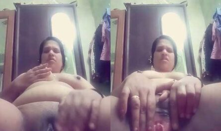 Adorable Naughty Indian Housewife Spread Her Pussy Hole Open