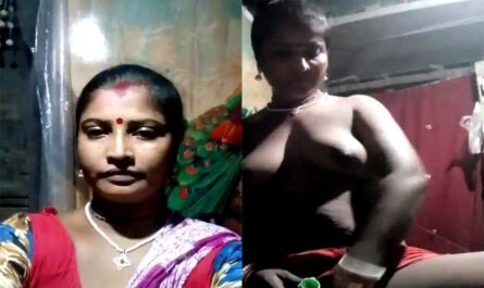 Mature Busty Village Bhabhi Applying Oil On Her Horny Pussy