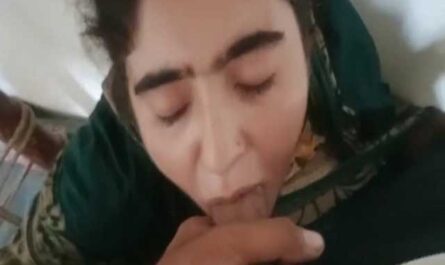 Pakistani Slutty Girl Taking Cum In Mouth