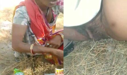 Rajasthani Randi Drinking Whisky Showing Pussy Outdoors XXX