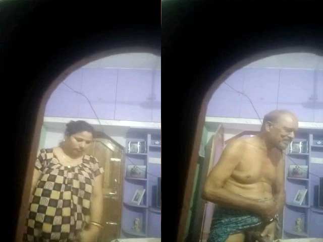 Tharki Sasur Trying To Fuck Bahu Desi XXX Video