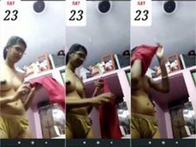 Slim Horny South Indian Girl Changing Dress On Video Call XXX