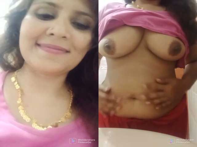 Sweet Indian Sexy Bhabhi Shows Boobs Pussy