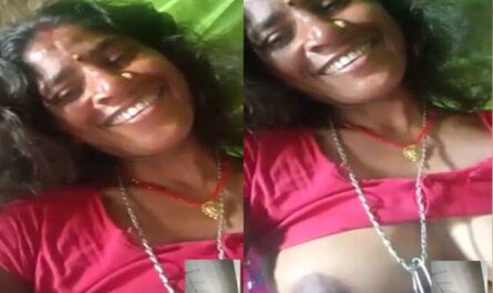 Village Mature Milf Bhabhi Showing Boobs On Video Call