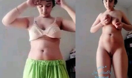 Pakistani Village Sexy College Girl Nude Body Show