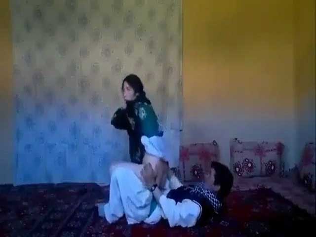 Pathan Horny Couple Fucking Hard On Cam XXX