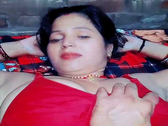 Beautiful Indian Busty Bhabhi Pleasing Her Devar