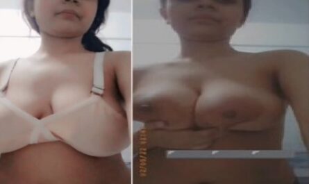 Big Boobs Busty Pakistani Girl Topless Selfie Porn