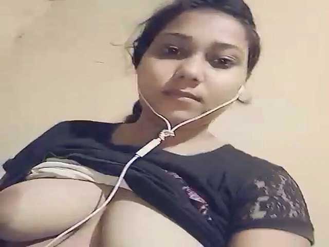 Big Boobs Busty Girl Showing Her Small Horny Pussy Hole