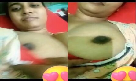 Desi Naughty Girl Shows Her Big Boobs And Pussy