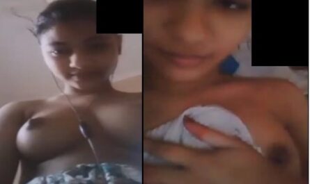 Sexy College Maal Showing And Fingering Tight Pussy