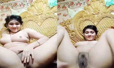 Super Sexy Horny Girl Fingering Pussy Selfie Porn