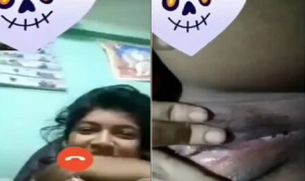 Bangladeshi Naughty Gf Showing Sex Hungry Pussy