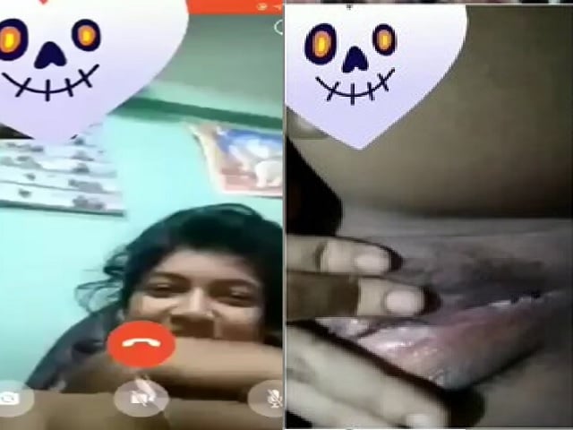 Bangladeshi Naughty Gf Showing Sex Hungry Pussy