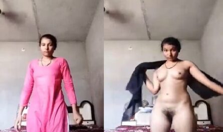 Desi Sexy Girl Putting Powder On Bushy Horny Pussy
