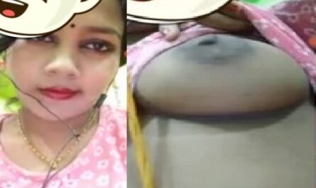 Indian Girl Showing Hot Boob On Video Call Viral Desi Mms