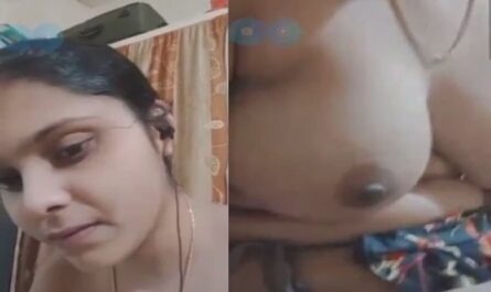Indian Sexy Girl Topless Sex Chat With Lover