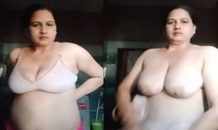 Mature Chubby Sexy Village Aunty Striptease Topless Viral Mms