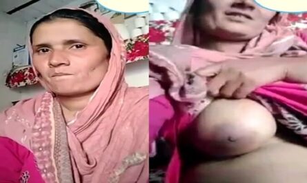 Pakistani Mature Milf Aunty Showing Boob On Cam Viral XXX Clip