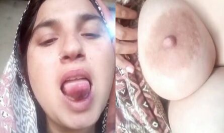 Pathan Busty Wife Showing Huge Boobs For Secret Lover