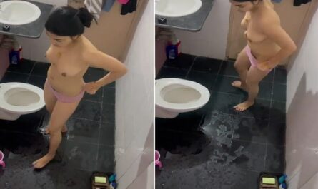 19Yo Beautiful Sexy Sister Nude In Bathroom Viral Clip