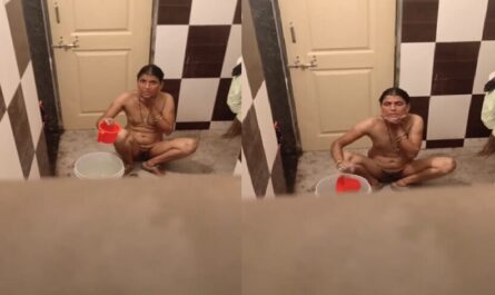 Bhabhi Spotted Neighbor During Bathing Viral Desi Mms