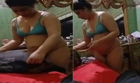 Desi Chubby Bhabhi Pussy Showing During Dress Change
