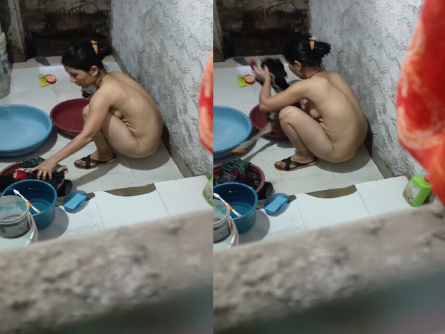 Desi Hot Girl Nude Washing Clothes In Cam XXX
